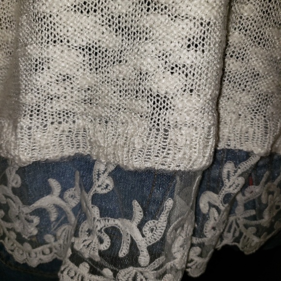 Sweater cream w/lace - Picture 3 of 5